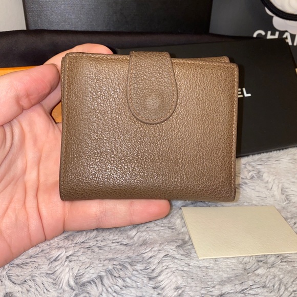 AUTHENTIC Gucci saddle wallet - Picture 2 of 7